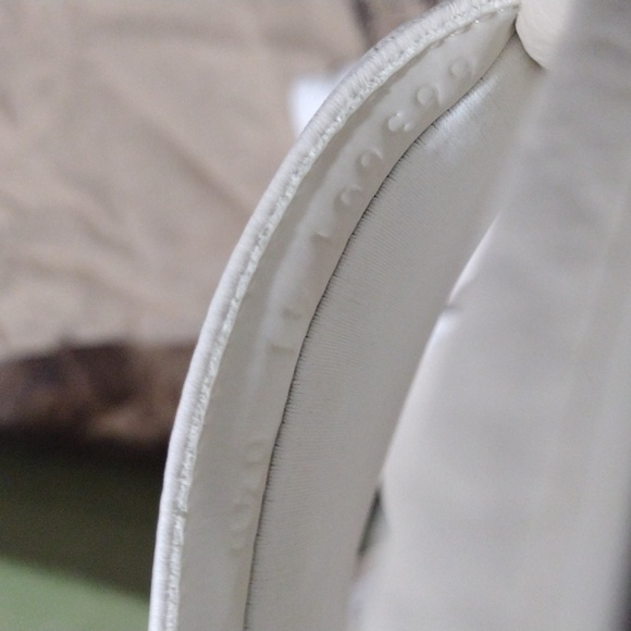 💯 Auth Gucci Slides - Picture 6 of 8